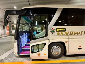 bus-malam-jepang-alternatif-hotel-murah-nan-mewah